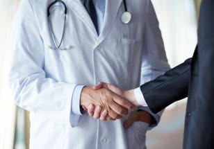 非公開の優秀な医師へアプローチ可能