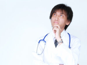 医師の勤務日数、4週6休とか4週8休、週休2日とか・・・、色々あるけれど？