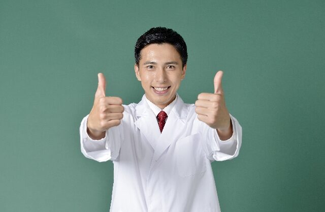医師グッドサイン